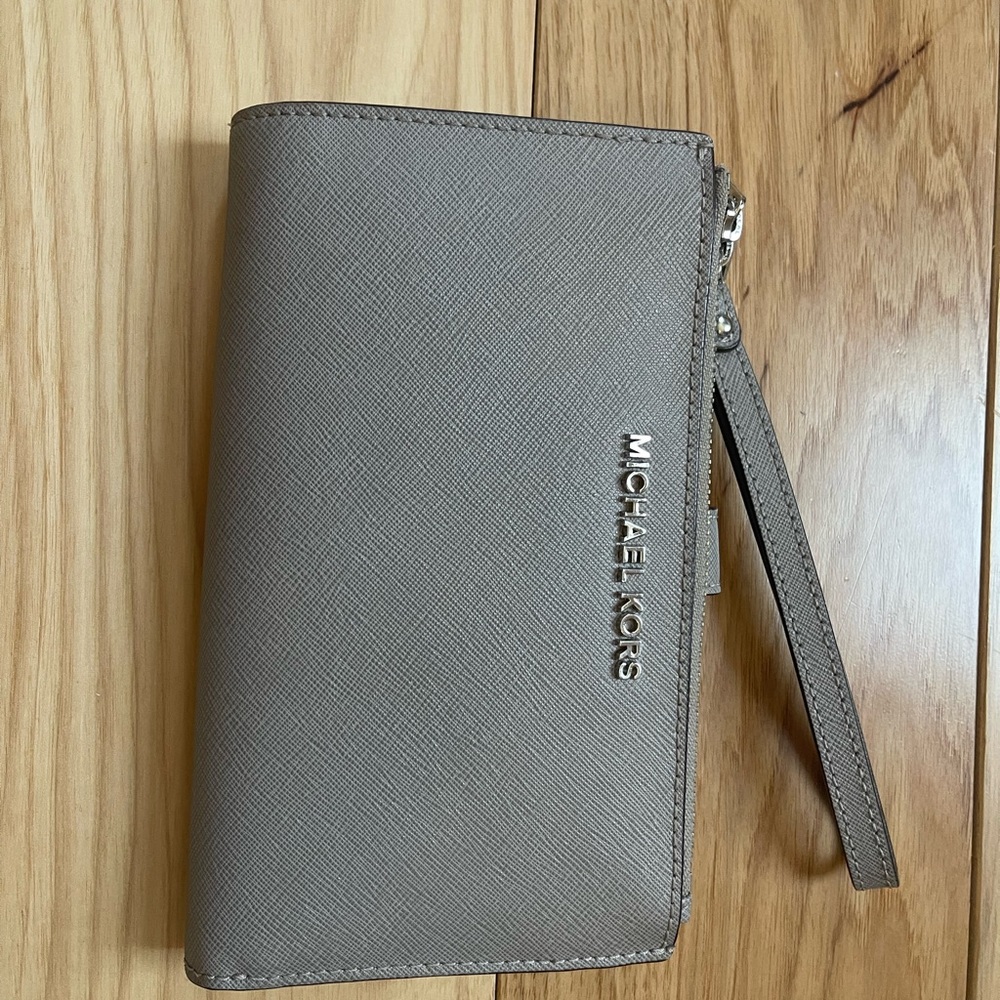 Michael Kors Wristlet